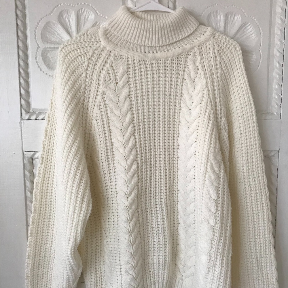 Vintage White Turtle Neck Sweater